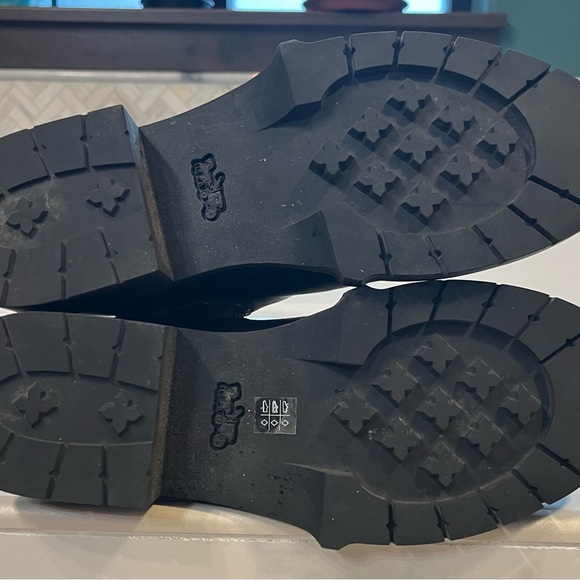 Coach Chelsea Boots - Picture 7 of 7